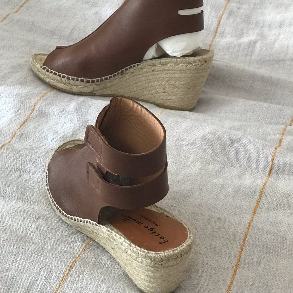 Spain sandal I original box.